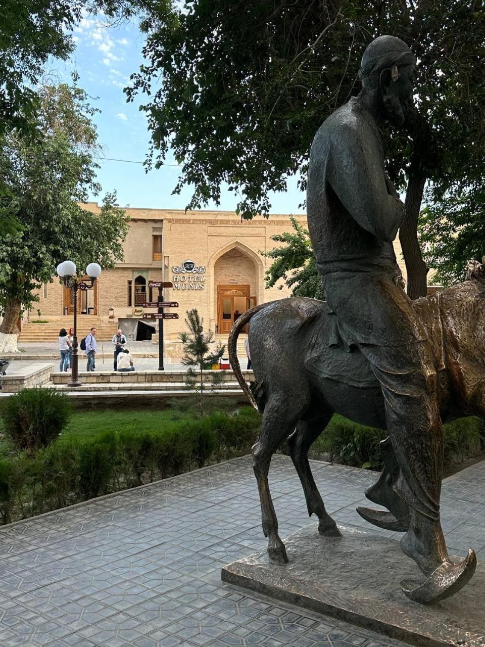 Munis Hotel بخارى المظهر الخارجي الصورة